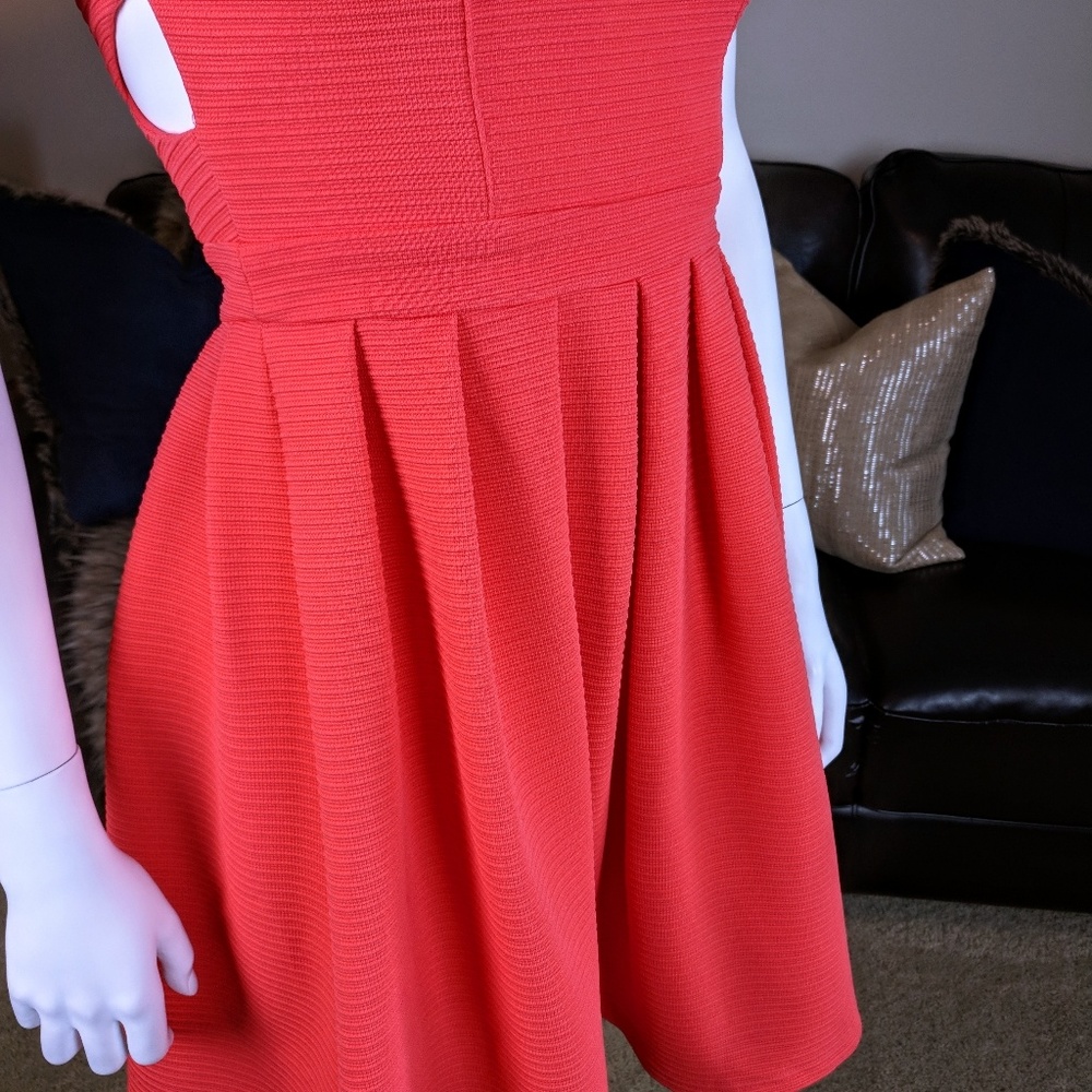 ๐ฐYa Los Angeles Fit and Flare Dress Coral Pink - Picture 6 of 8